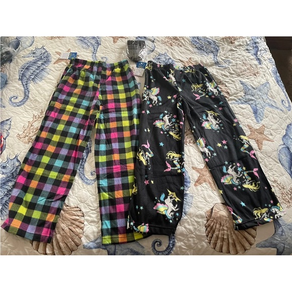 Nip girls size 7/8 Mad Dog 2 fleece pajama bottoms & pair of socks - Picture 5 of 5